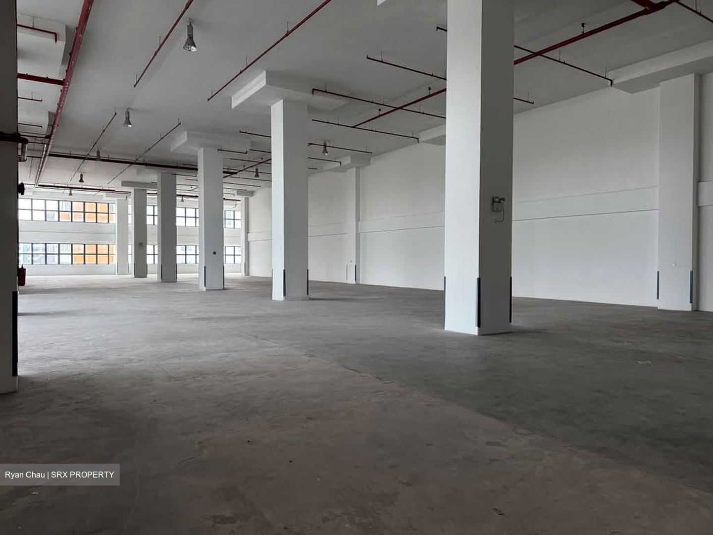 Thyssen Haniel Logistics Centre (D16), Warehouse #582815631